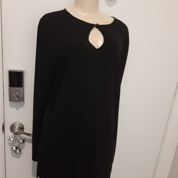 Tops - Black Keyhole Neck Tunic Size Large